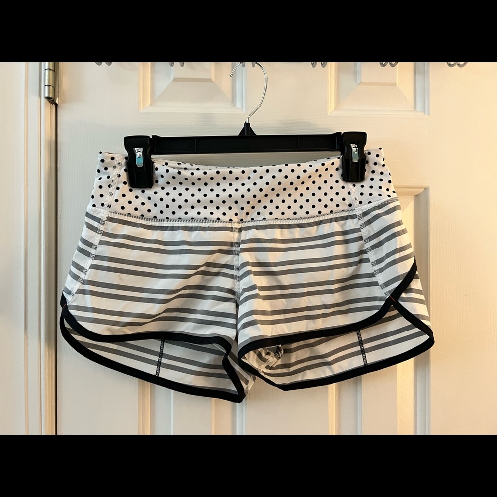 Lululemon Black & White Lined 2.5” Shorts